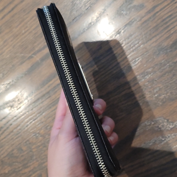 Michael Kors Wallet - Picture 8 of 12